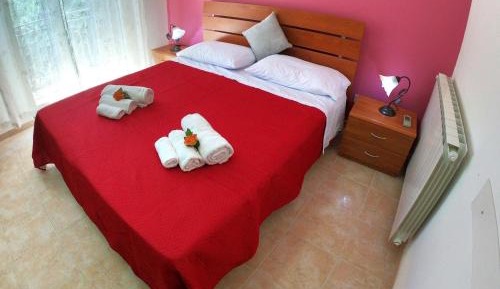 One-Bedroom Apartment with Balcony