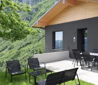 Two-Bedroom Apartment with Lake View