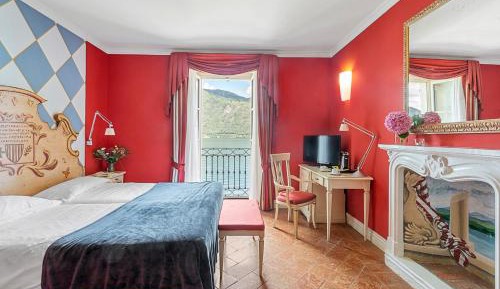 Standard Twin Room with Lake View