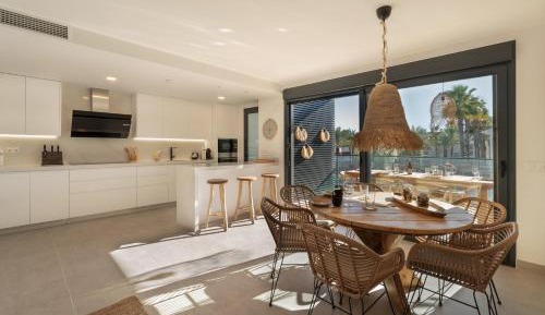 Three-Bedroom Apartment - High Floor