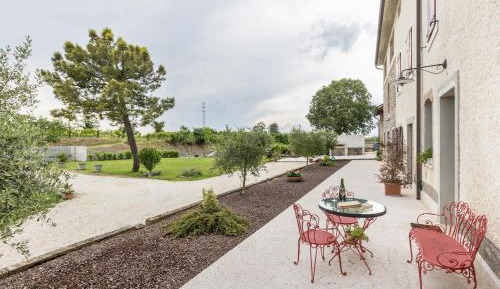 Superior One-Bedroom Apartment