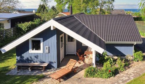 Three-Bedroom Vacation Home 