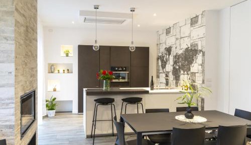 Two-Bedroom Deluxe Apartment with Balcony