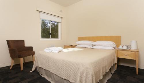 Queen Room with Private Bathroom