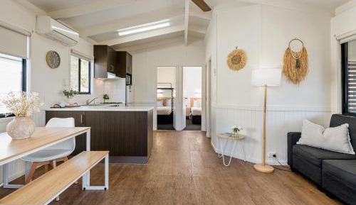 Deluxe Cottage (2BR)