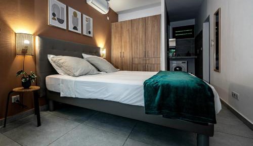 One-Bedroom Apartment with Sea View