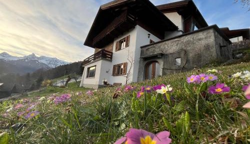 Two-Bedroom Apartment with Shower 