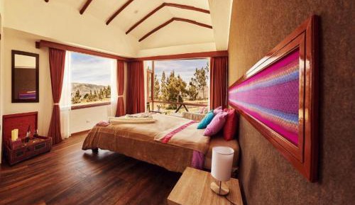 Suite with Mountain View