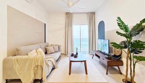 Three-Bedroom Apartment with Lake View