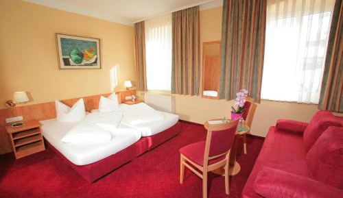 Family Room with Mountain View