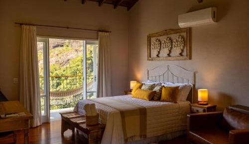 Suite with Mountain View