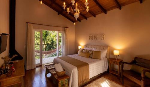 Suite with Mountain View