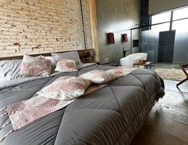 Deluxe Suite with Spa Bath