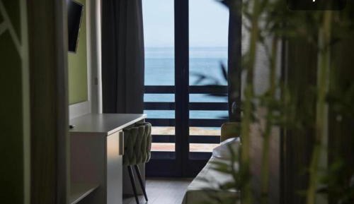 Deluxe Triple Room with Sea View