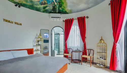 Deluxe Double Room (2 Adults + 1 Child)