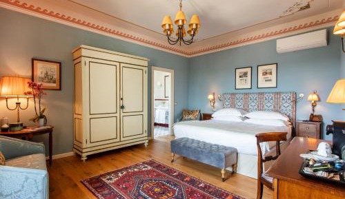 Deluxe Double Room with Shower