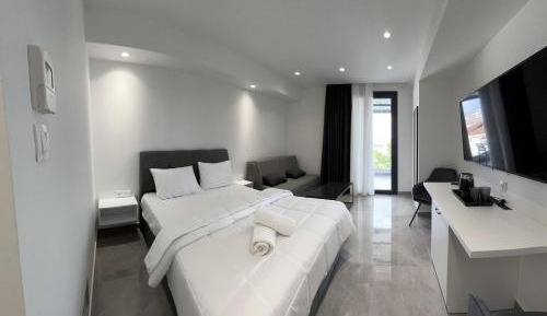 King Studio with Sofa Bed