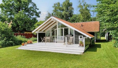 Three-Bedroom Vacation Home 