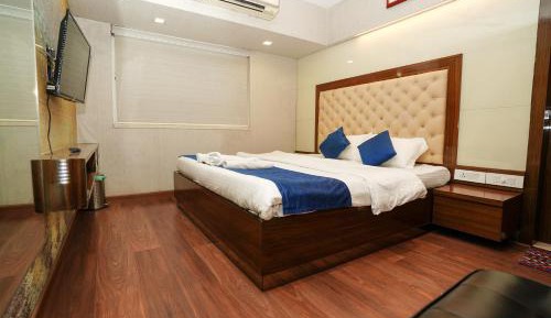 "Double Room with Private Bathroom [In a 3BHK]