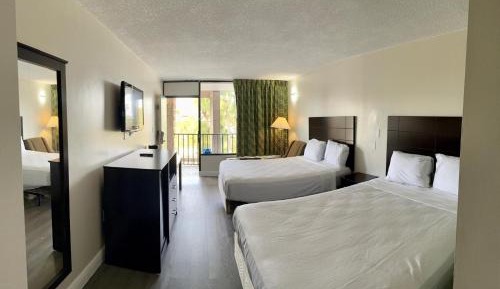 Queen Room with Two Queen Beds - Non-Smoking