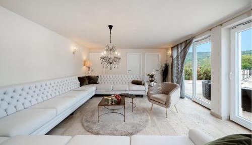 Five-Bedroom Holiday Home