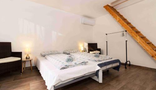 Apartment with Shower