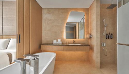 King Suite with Balcony and Sea View