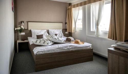 Double Room with Lake View