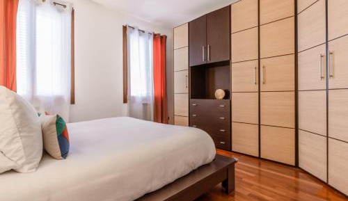 One-Bedroom Apartment with View