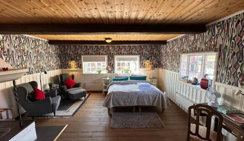 Suite with Garden View