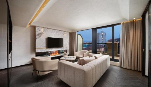 King Suite with Balcony