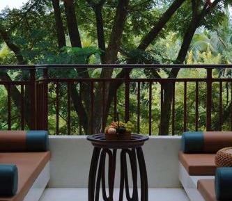 Deluxe Courtyard Twin Room with Garden View