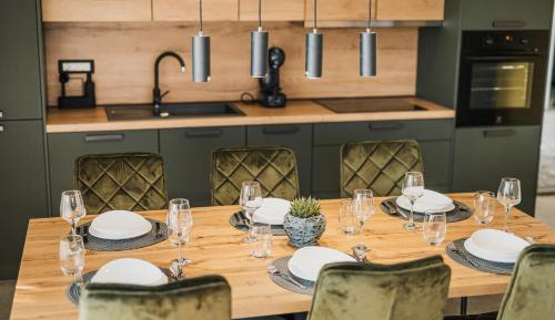 Three-Bedroom Deluxe Apartment