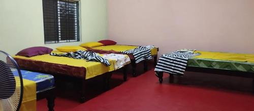 8-Bed Mixed Dormitory Room