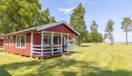 Two-Bedroom Cottage (2-4 Adults)