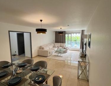 Three-Bedroom Deluxe Apartment