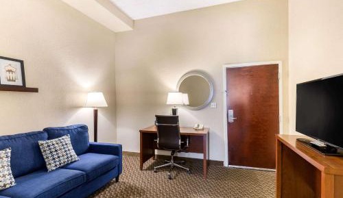 Queen Suite with Two Queen Beds - Accessible/Non-Smoking