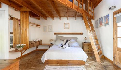 Studio - Split Level