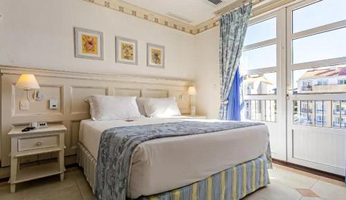 One-Bedroom Apartment with Balcony and Sea View