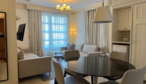 One-Bedroom Premium Apartment with Ocean View