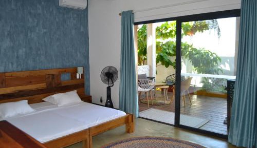 Family Room with Garden View