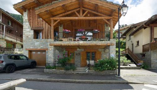 Superior One-Bedroom Apartment