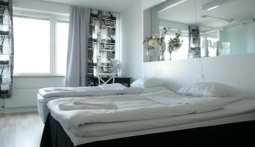 Apartment with Shower