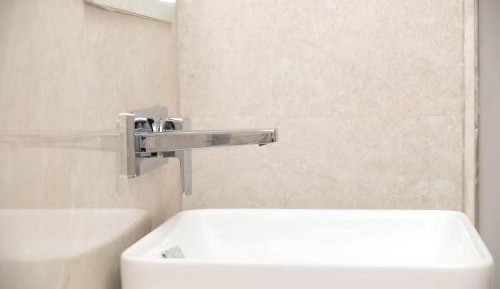 Twin Room with Private External Bathroom