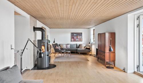 Four-Bedroom Holiday Home