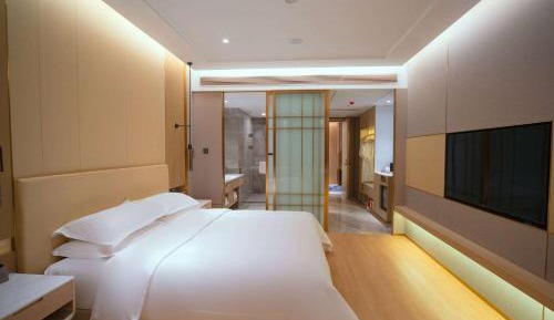 King Room with Mountain View