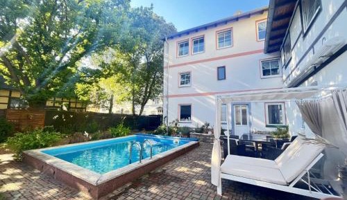 Superior One-Bedroom Apartment