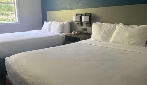 Queen Suite with Two Queen Beds - Non-Smoking