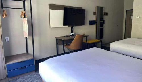 Queen Room with Two Queen Beds - Non-Smoking