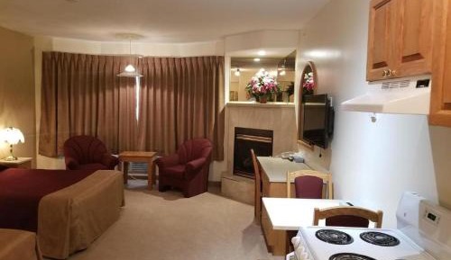 Deluxe Double Room (2 Adults + 1 Child)